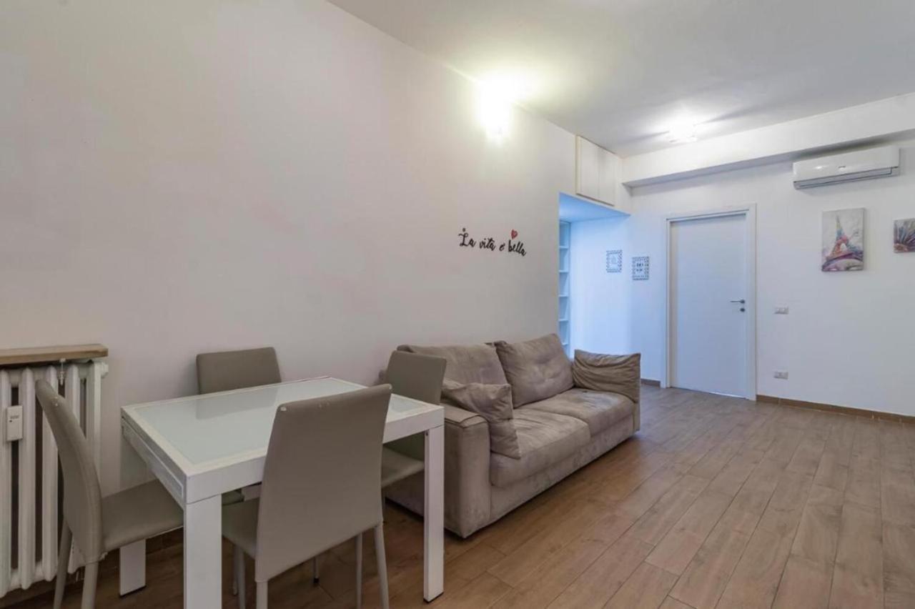 Charme & The City Apartment Милано Екстериор снимка